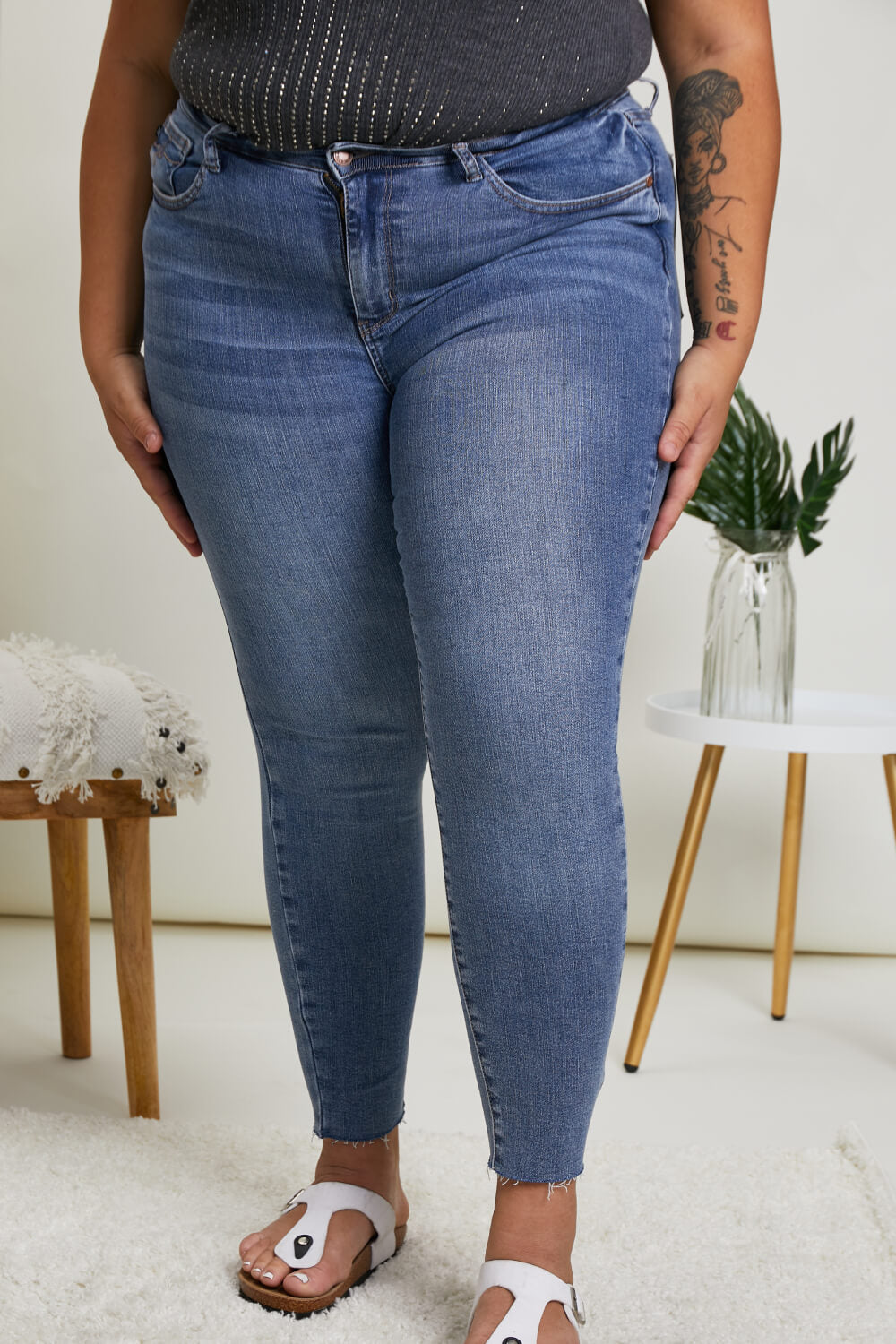 Judy Blue Gloria Full Size Embroidered Relaxed Fit Jeans